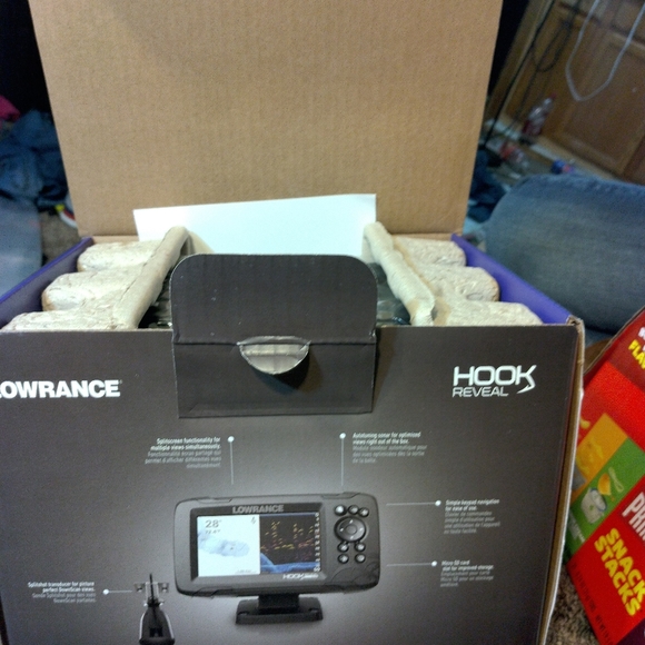 Garmin Hook Reveal Fish finder gps - Picture 2 of 3